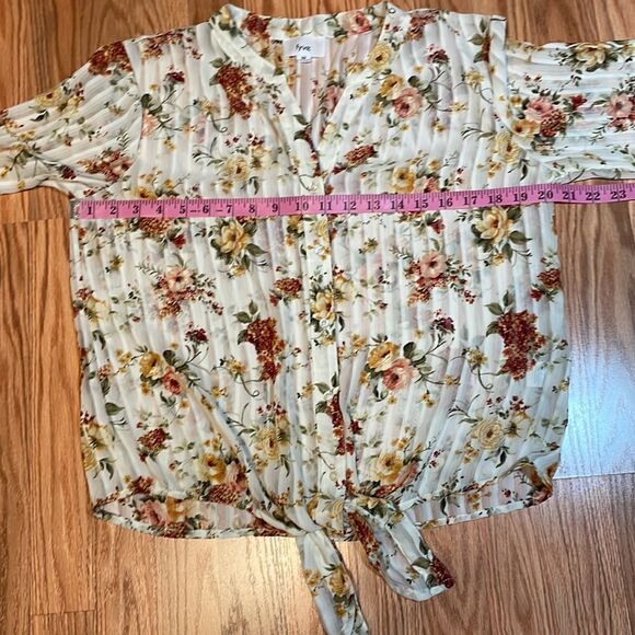 Gorgeous Floral Sheer Blouse, front tie - Picture 6 of 8